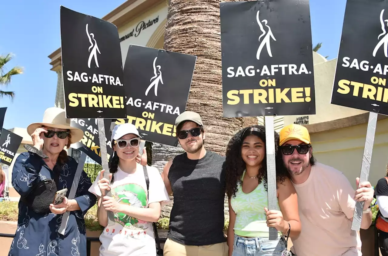 ‘iCarly’ Star Jaidyn Triplett Sings Theme Song for SAG-AFTRA Strike