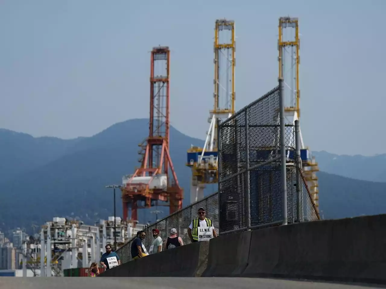 Vancouver port strike restart declared illegal, put on hold over lack of notice