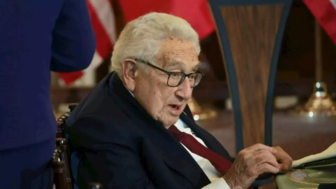 Beijing's top diplomat tells Kissinger 'impossible to contain' China