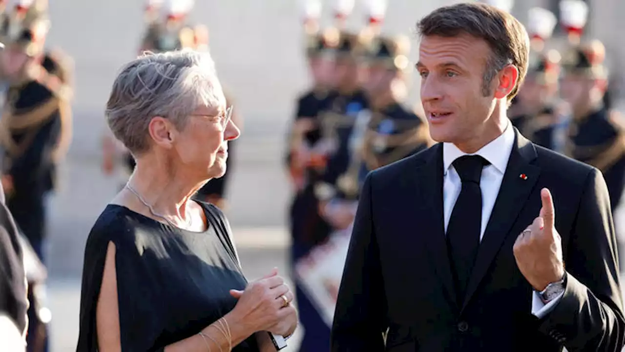 Dîner à l’Élysée : Emmanuel Macron dédramatise et félicite ses ministres avant un probable remaniement