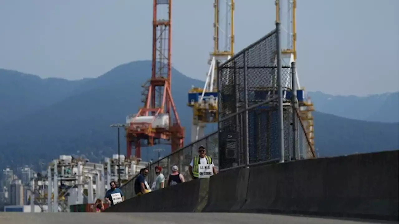 Union rescinds 72-hour B.C. port strike notice that had been set for Saturday