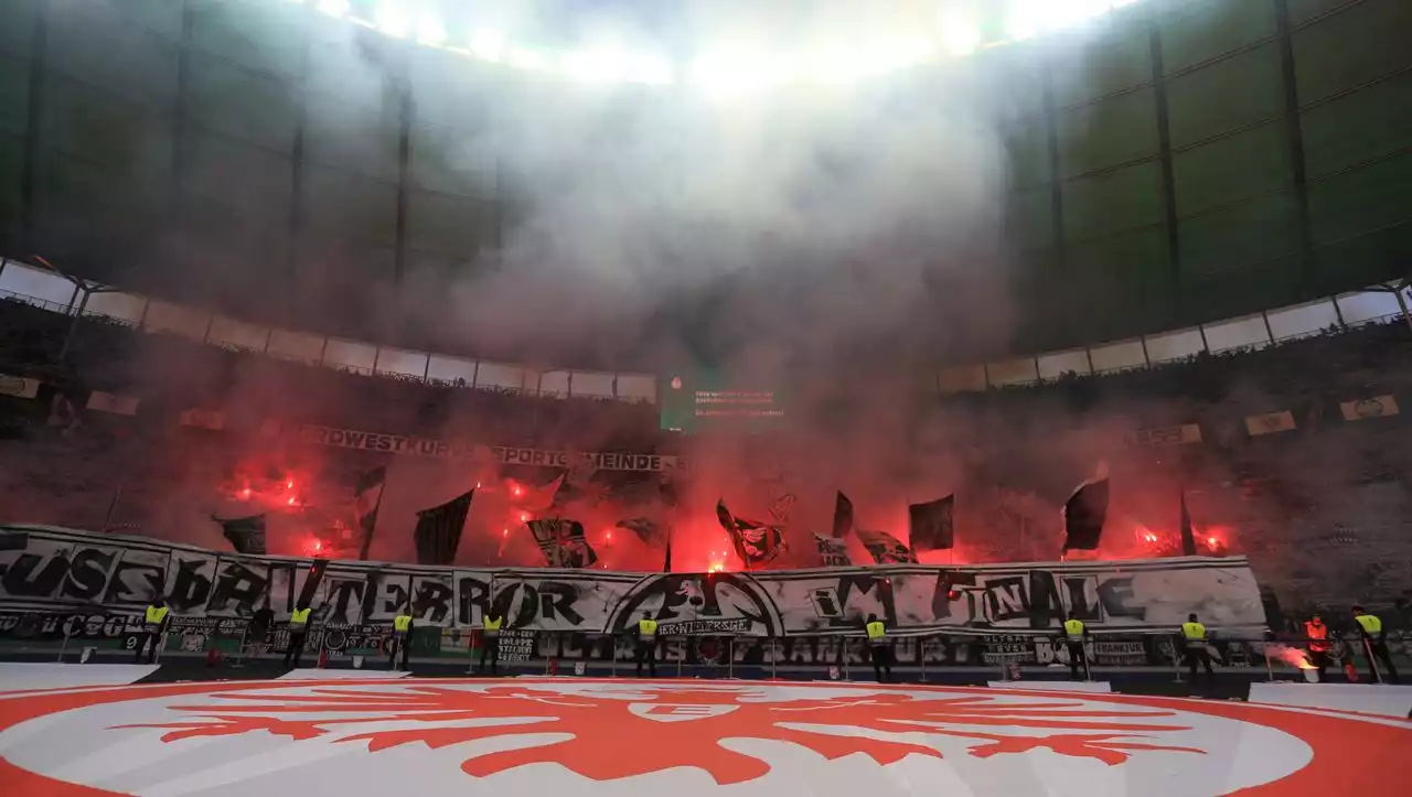 Pyro-Shows und Prügeleien: Fan-Randale kostet Eintracht Frankfurt 414.000 Euro