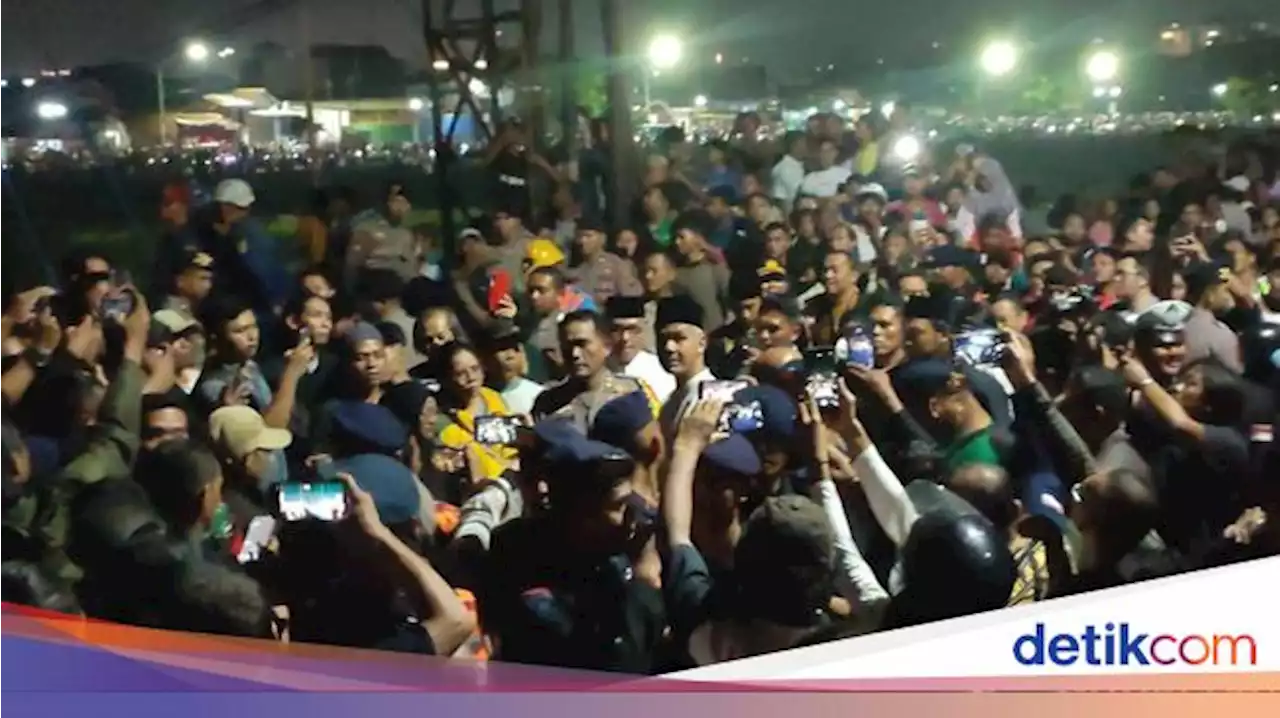 Ganjar Pantau Lokasi Tabrakan KA Brantas vs Truk, Minta Jembatan-Rel Dicek