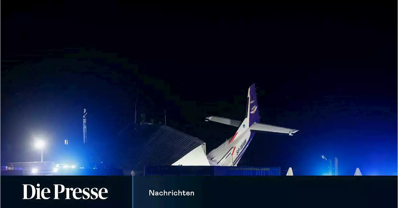 Fünf Tote: Cessna kracht in Hangar, in dem Personen Schutz gesucht...