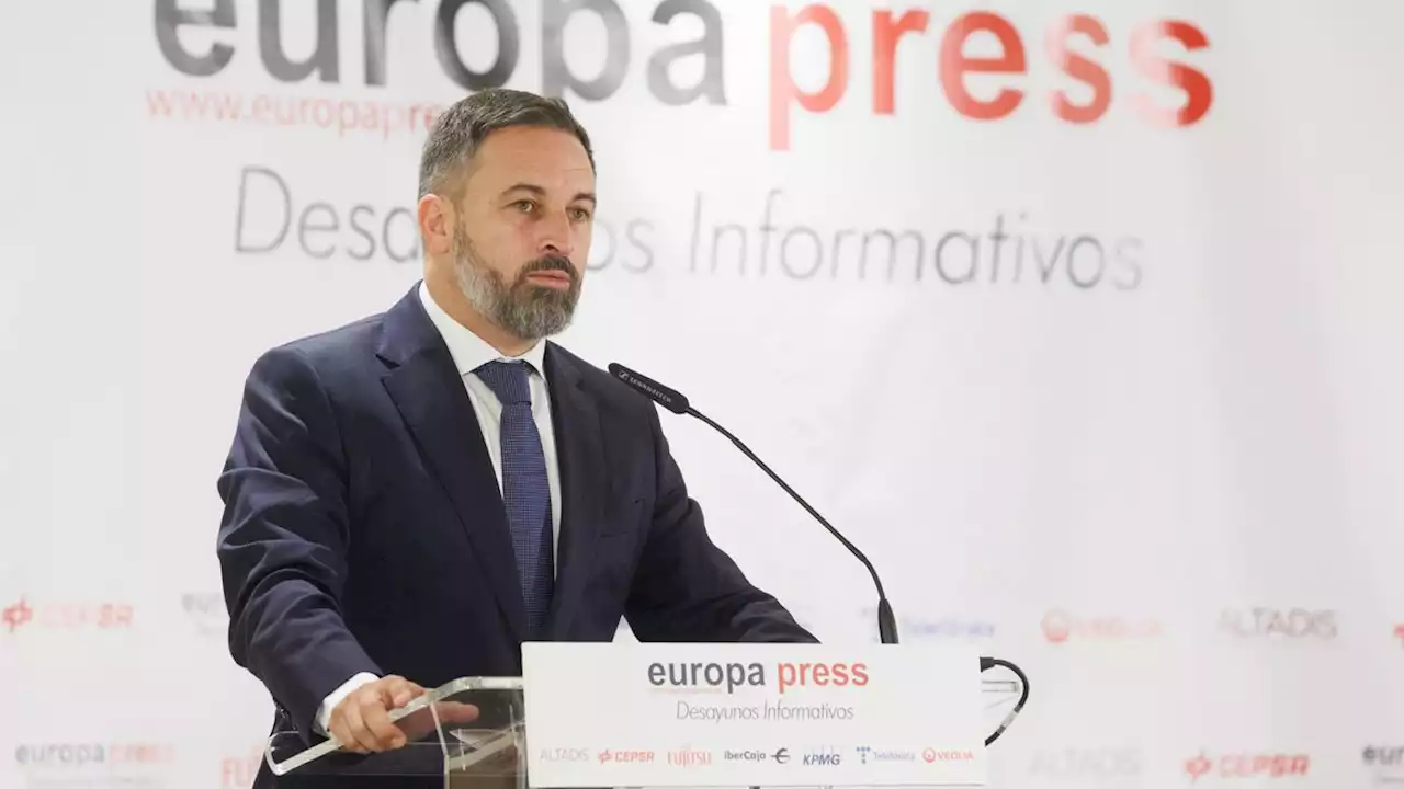 Abascal complica el plan de Feijóo de “no dar miedo” en Cataluña