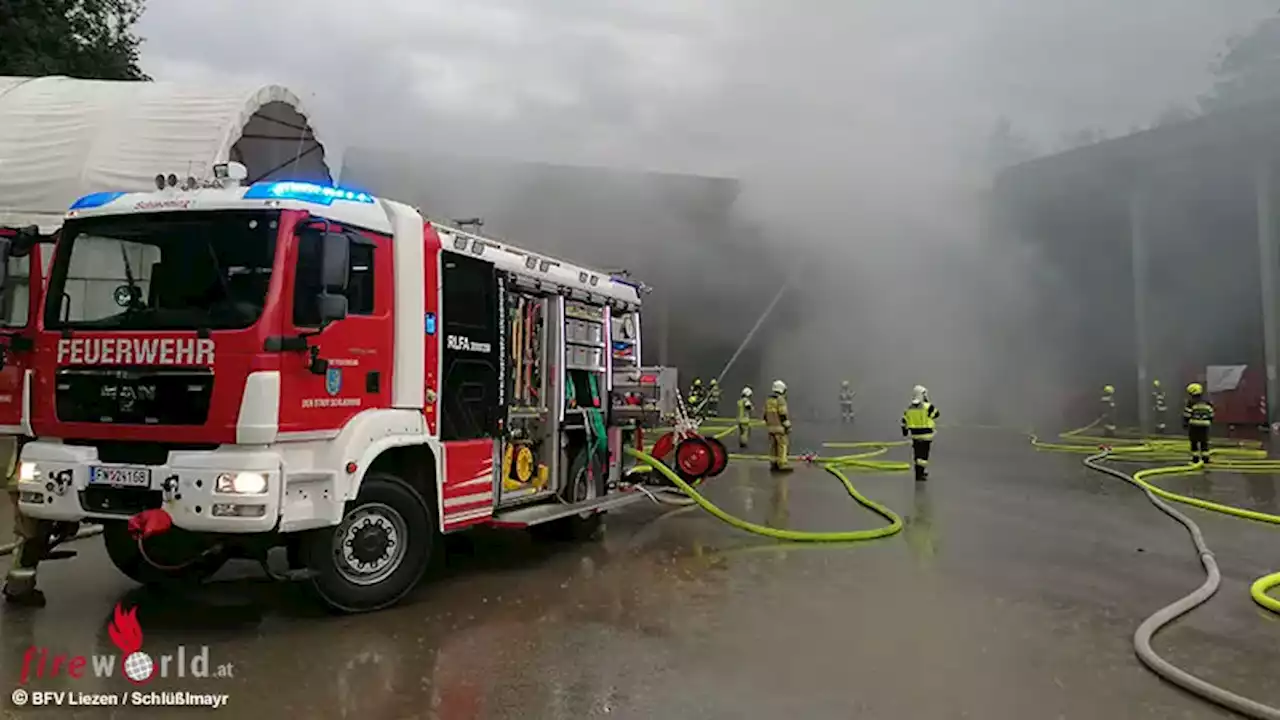 Stmk: 11 Feuerwehren bei Feuer in Abfallsortieranlage in Haus im Ennstal