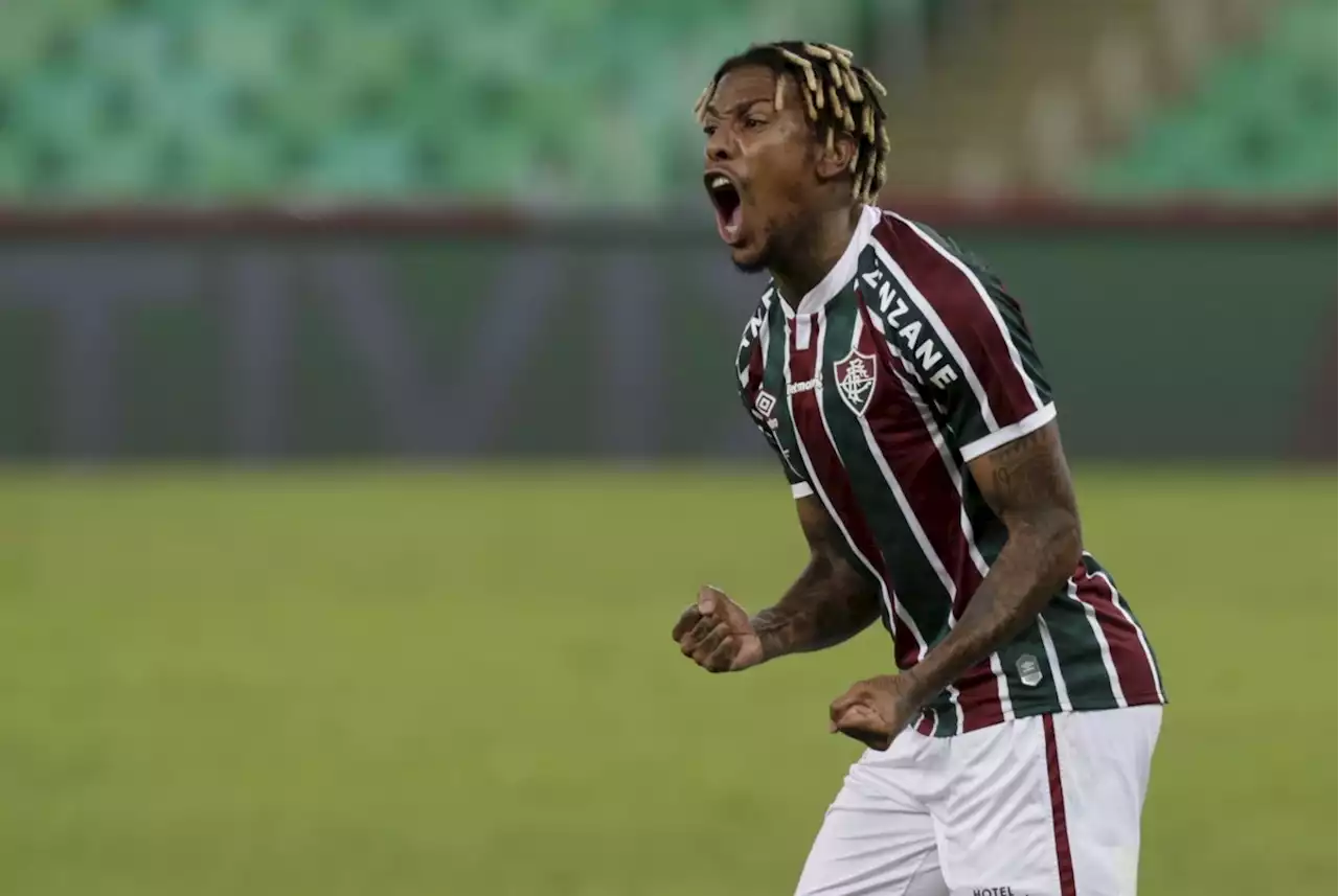 Vasco negocia com atacante uruguaio Abel Hernández, ex-Fluminense, diz jornal