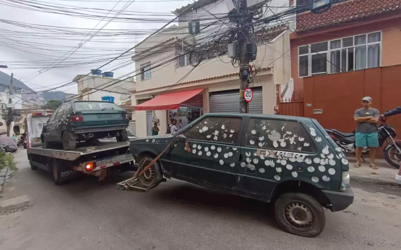 Cinco carros abandonados são removidos na Ladeira dos Tabajaras | Rio de Janeiro | O Dia