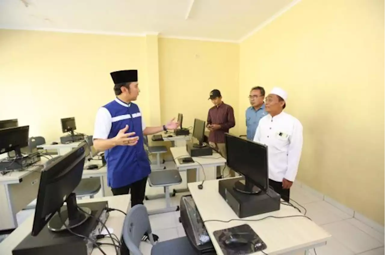 Ibas Resmikan Balai Latihan Kerja Multimedia di Ponpes An-Nur Pacitan