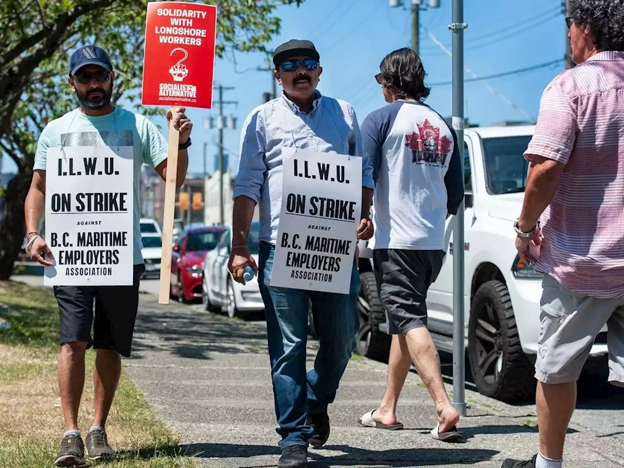 Vancouver port strike restart declared illegal, put on hold for lack of notice