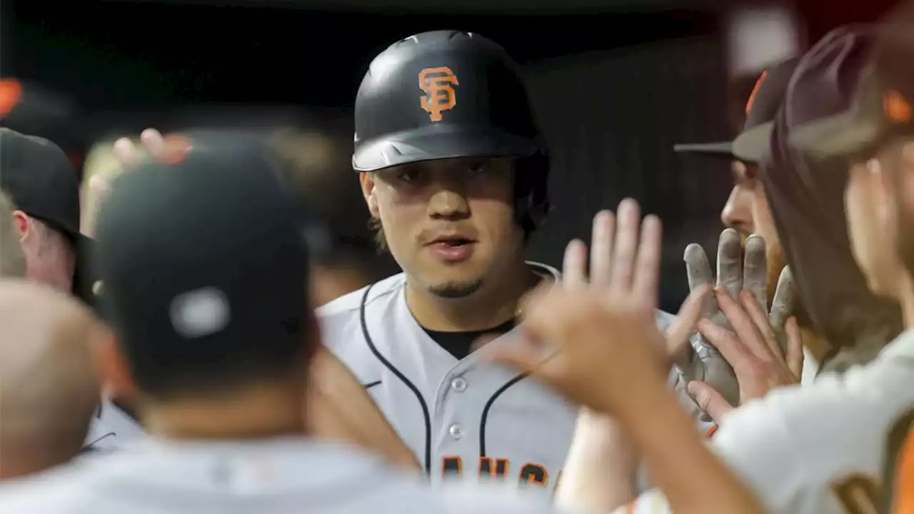 Giants' offense explodes to notch second win of day over Reds