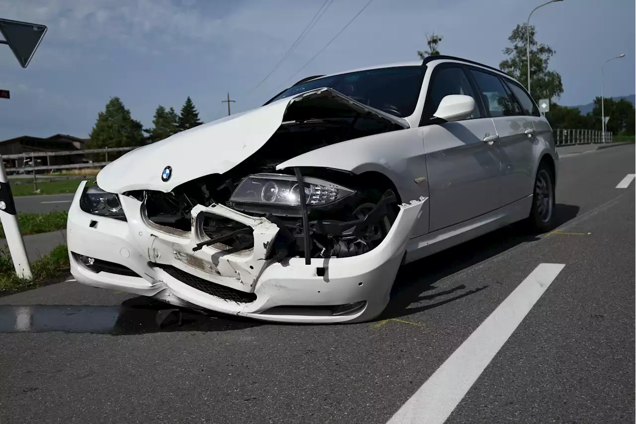 Kriessern SG: Zusammenprall zwischen zwei Autos – eine Person verletzt