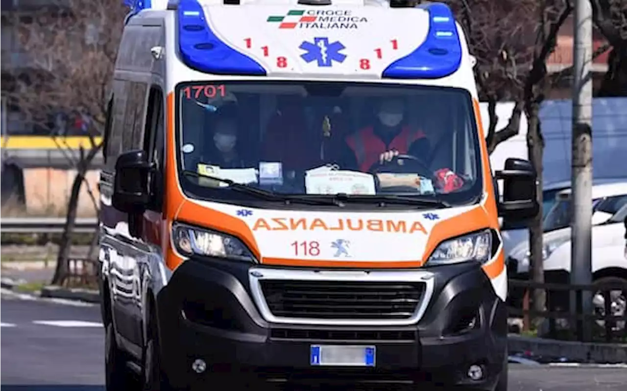 Potenza, bimba in monopattino investita da un'auto: morta in ospedale