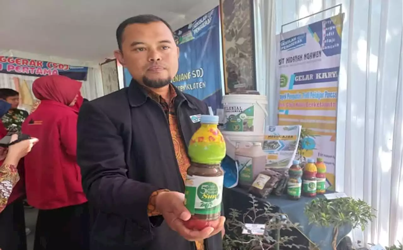 Top! Siswa SDIT Hidayah Ngawen Klaten Sulap Sampah Organik Jadi Pupuk Cair