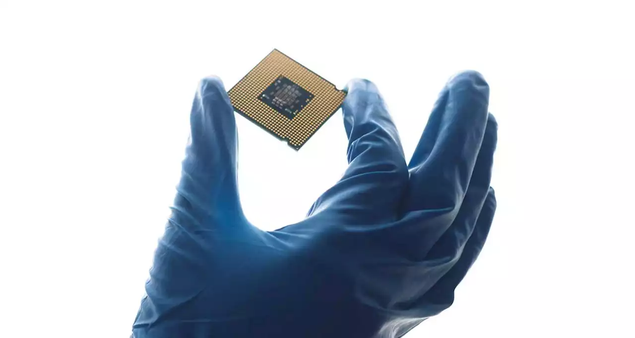 ASML orders rise despite weak chip demand - TechCentral