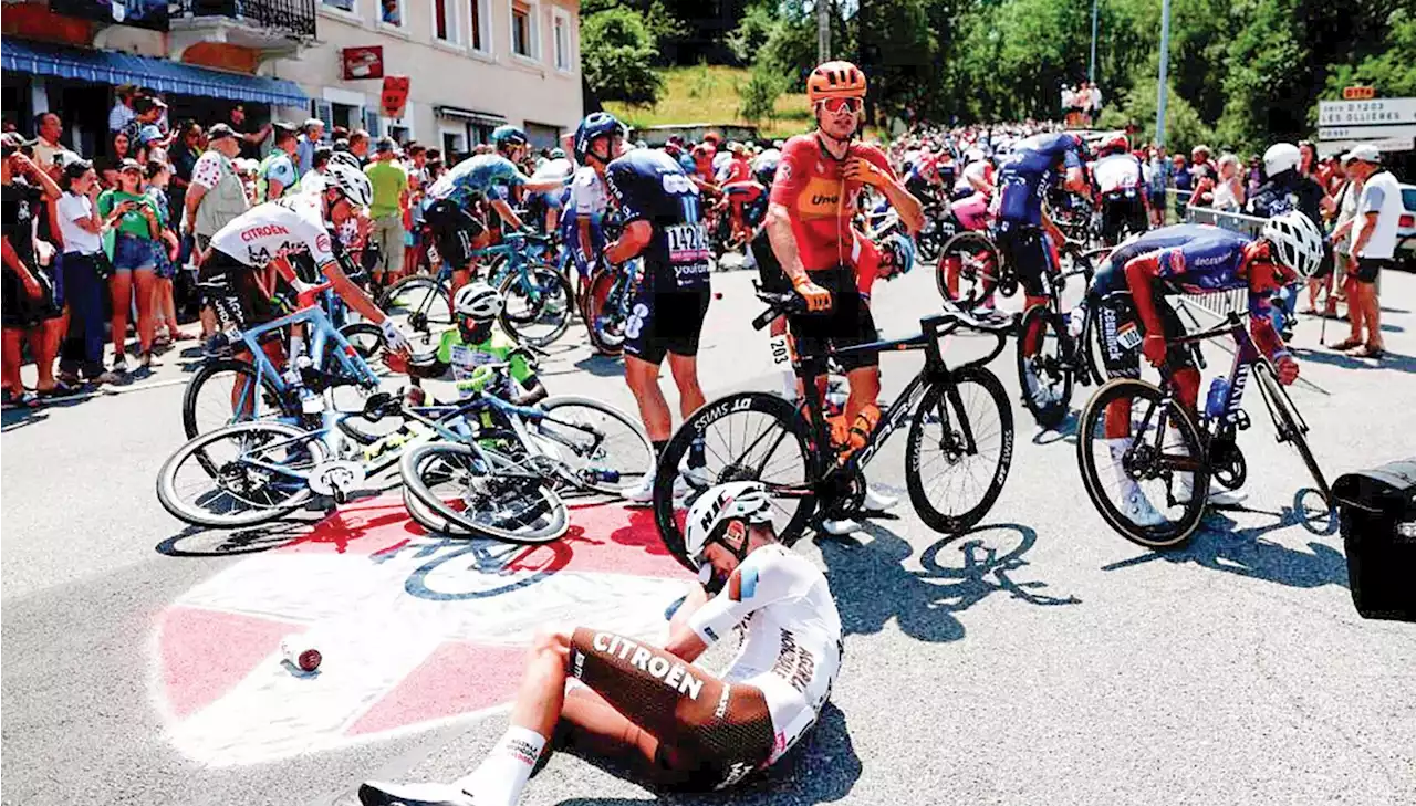 Pasukan TdF mahu saman peminat punca kemalangan