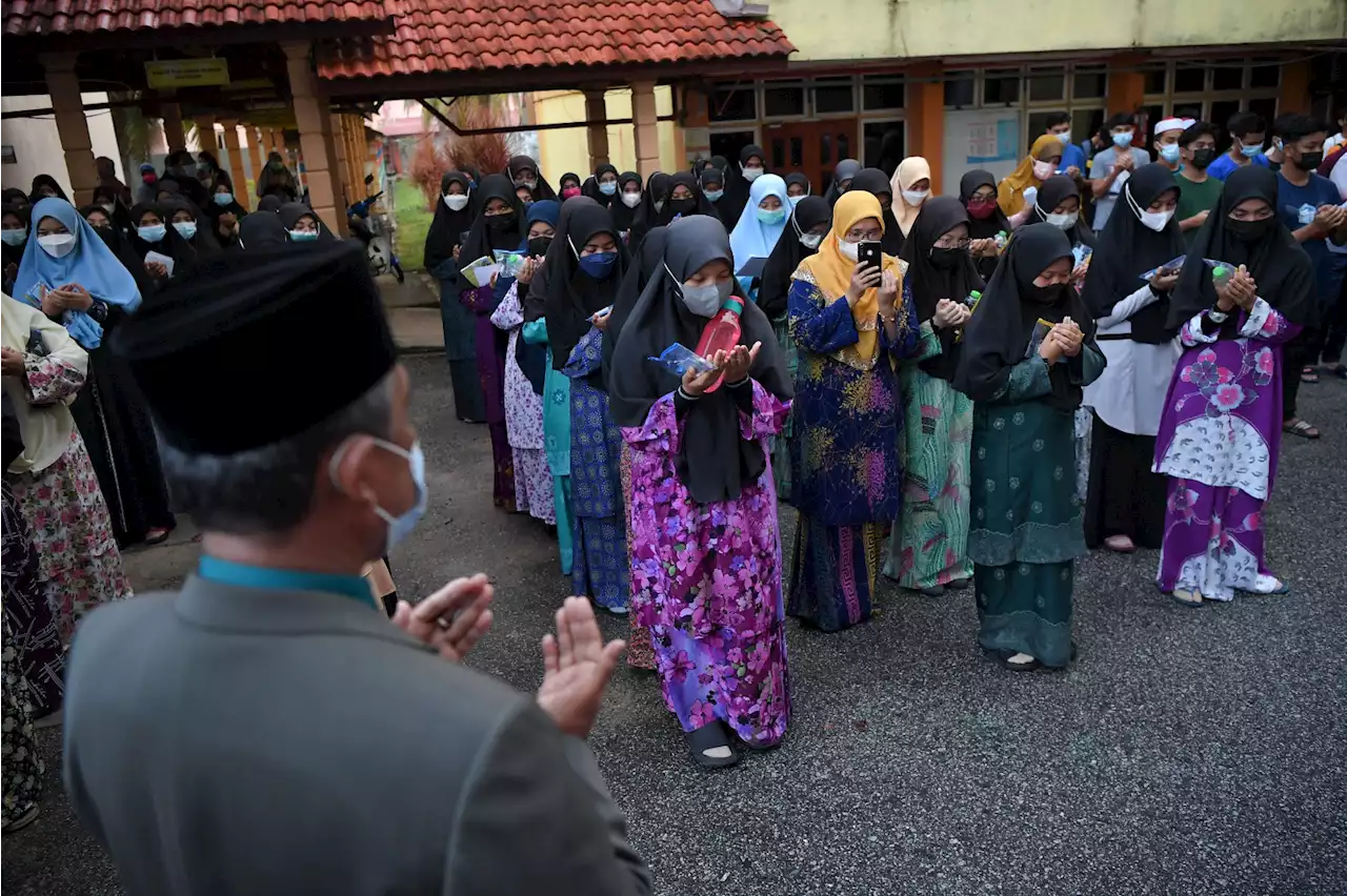 TERENGGANU CEMERLANG: Walaupun kerajaan negeri bertukar, pendidikan tetap jadi keutamaan