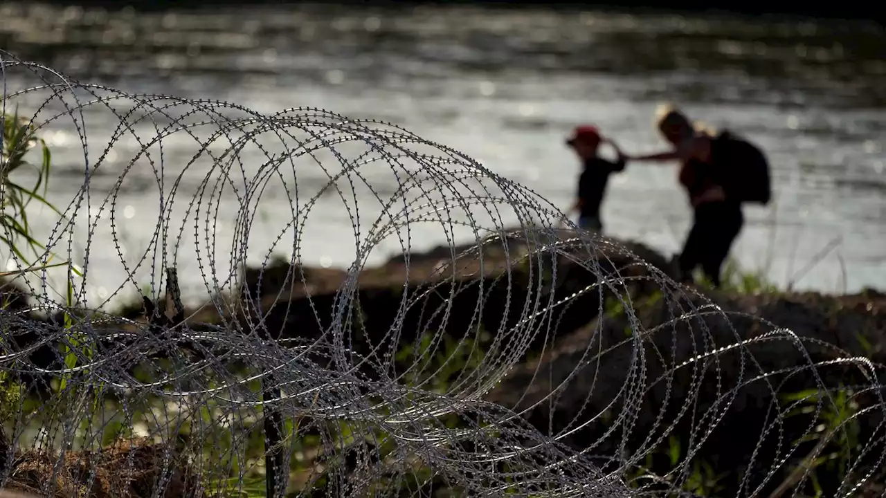 Texas trooper's accounts of bloodied and fainting migrants on US-Mexico border unleashes criticism