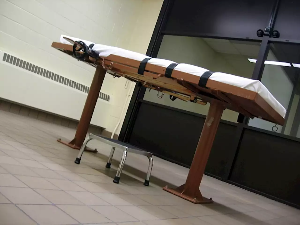 Alabama to resume lethal injections after botched executions