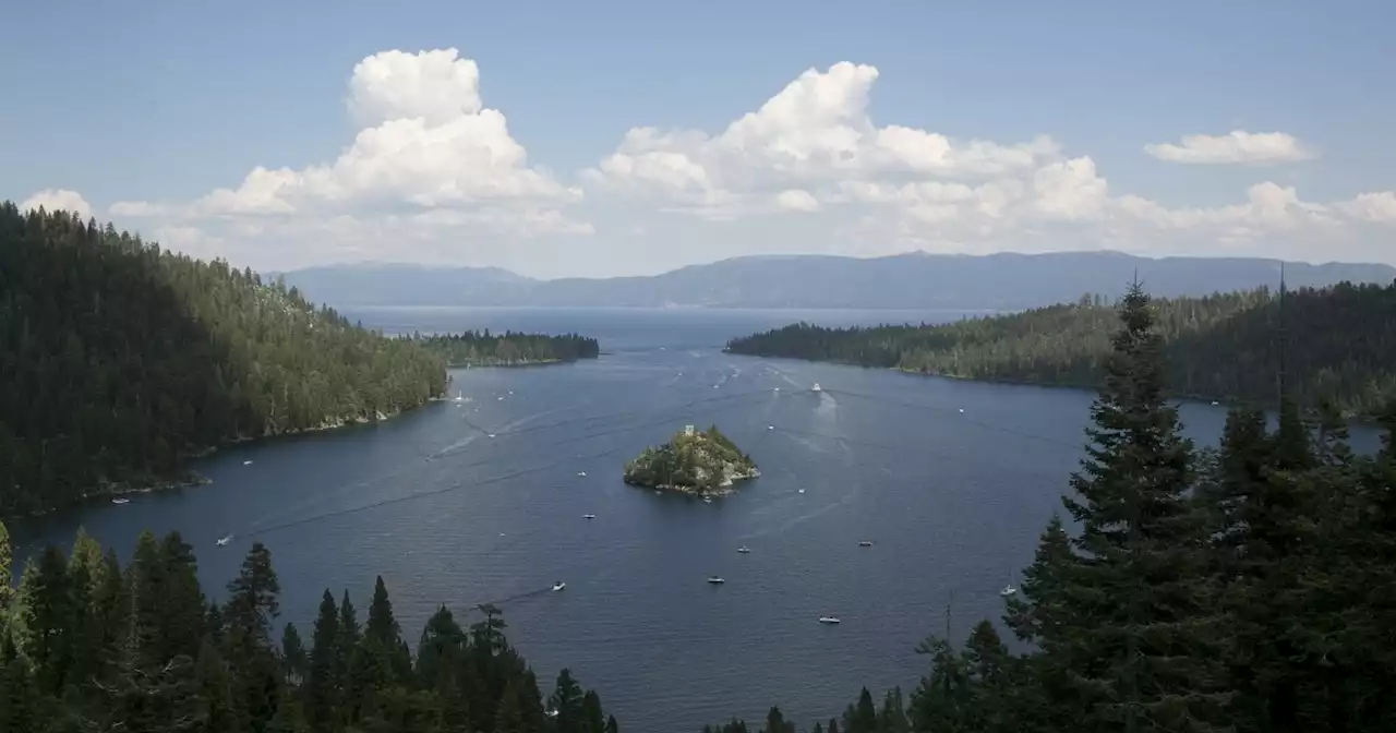 Single-engine airplane crashes into Lake Tahoe, 2 on board rescued by boaters