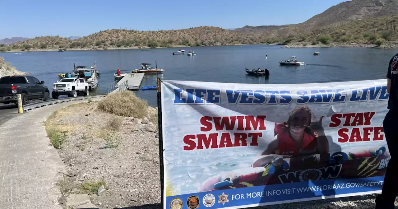 Peoria Fire and Medical put up safety signs around Lake Pleasant