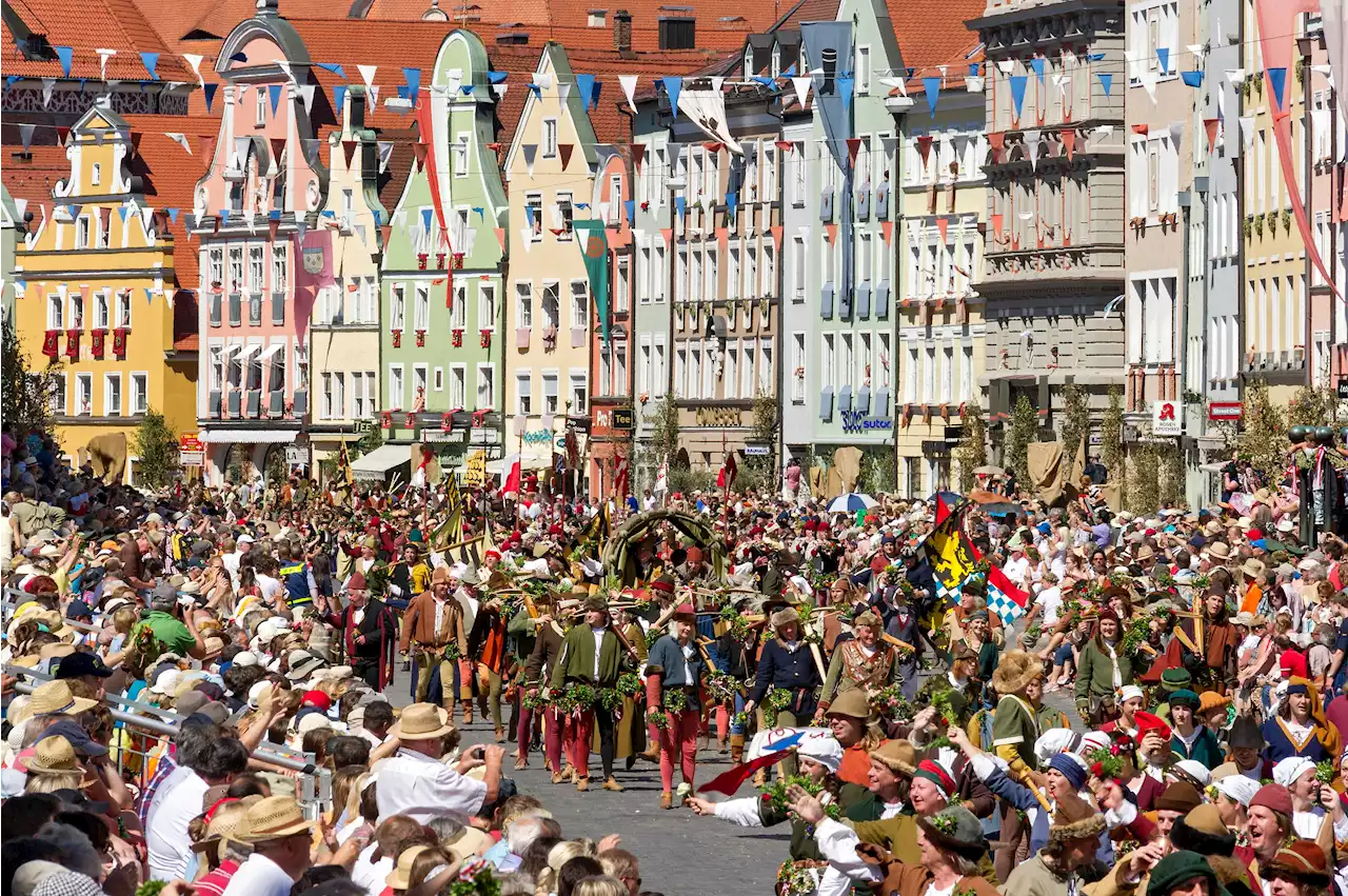 BR24live, 14 Uhr: Landshuter Hochzeit – Erster Festumzug startet