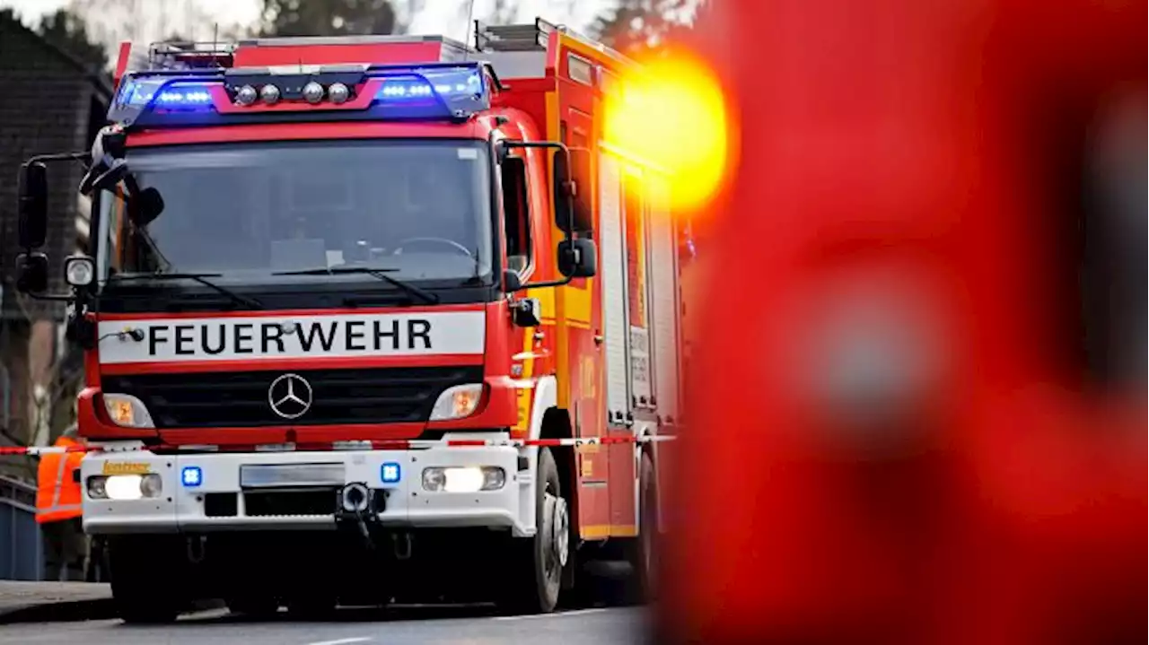 Feuerwehr warnt vor Rauch durch Wohnungsbrand in Melchow