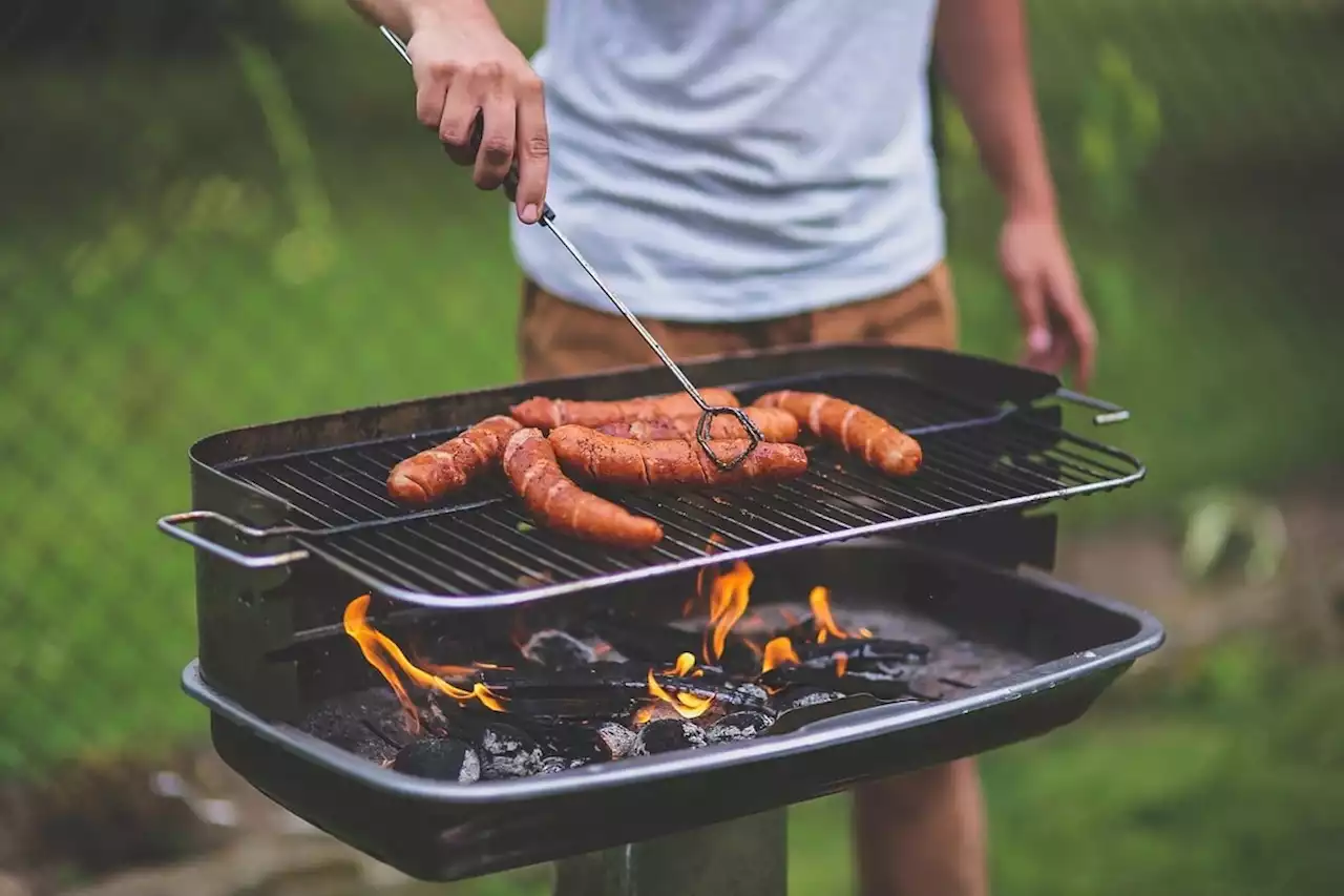 Barbecue : cette petite astuce pour ne pas prendre de poids - Closer