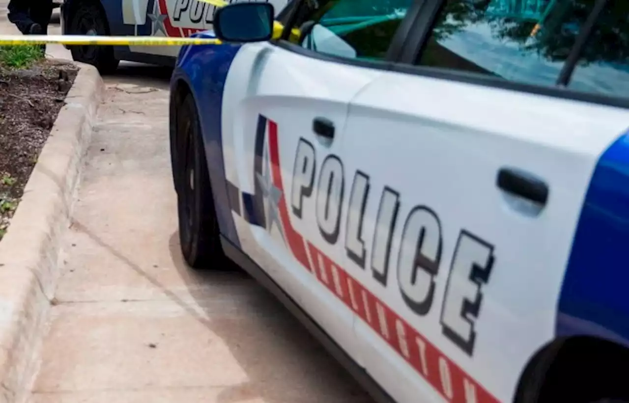 Man, 33, killed in Arlington shooting, police say