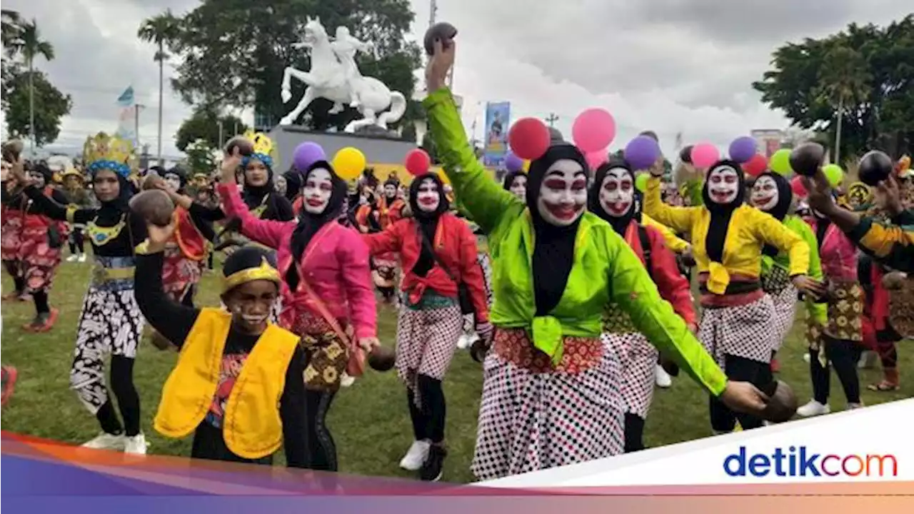 Momen Butet, Sujiwo Tejo, hingga Gus Mus Menari Sluku-sluku Bathok di Magelang