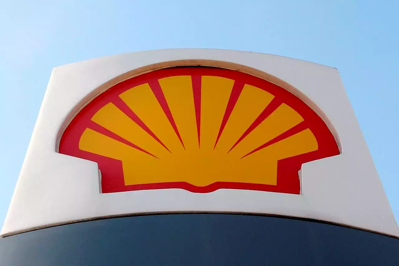 Shell aún comercializa gas licuado ruso un año después de anunciar su retirada