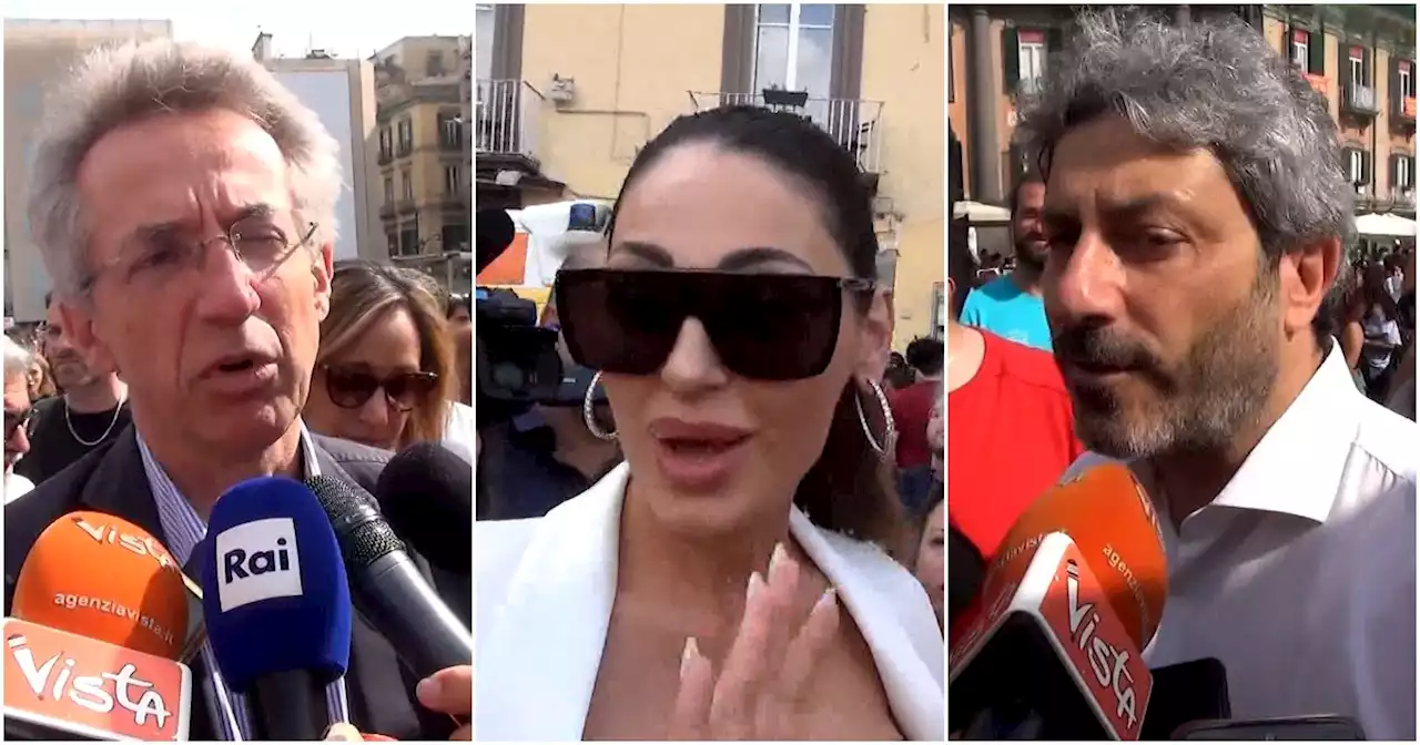 Napoli, al Pride Anna Tatangelo e Roberto Fico: 'Crediamo fortemente al matrimonio egualitario'. E il sindaco Manfredi: 'Battaglie di civiltà' - Il Fatto Quotidiano