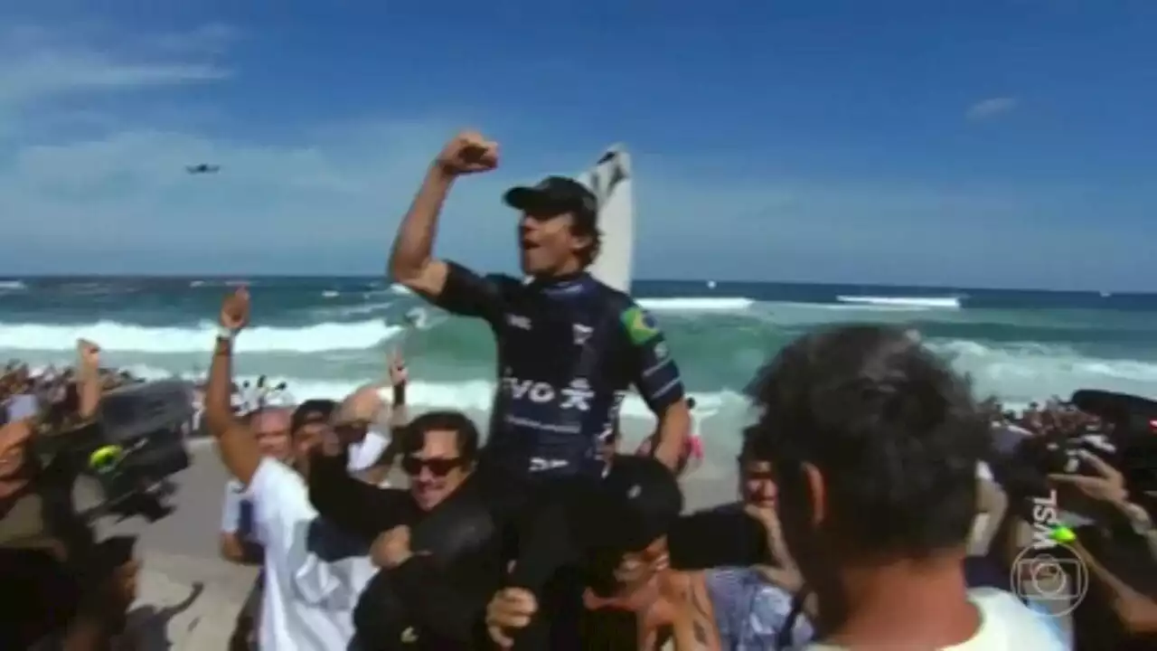 Yago Dora é campeão na etapa de Saquarema do Circuito Mundial de Surfe