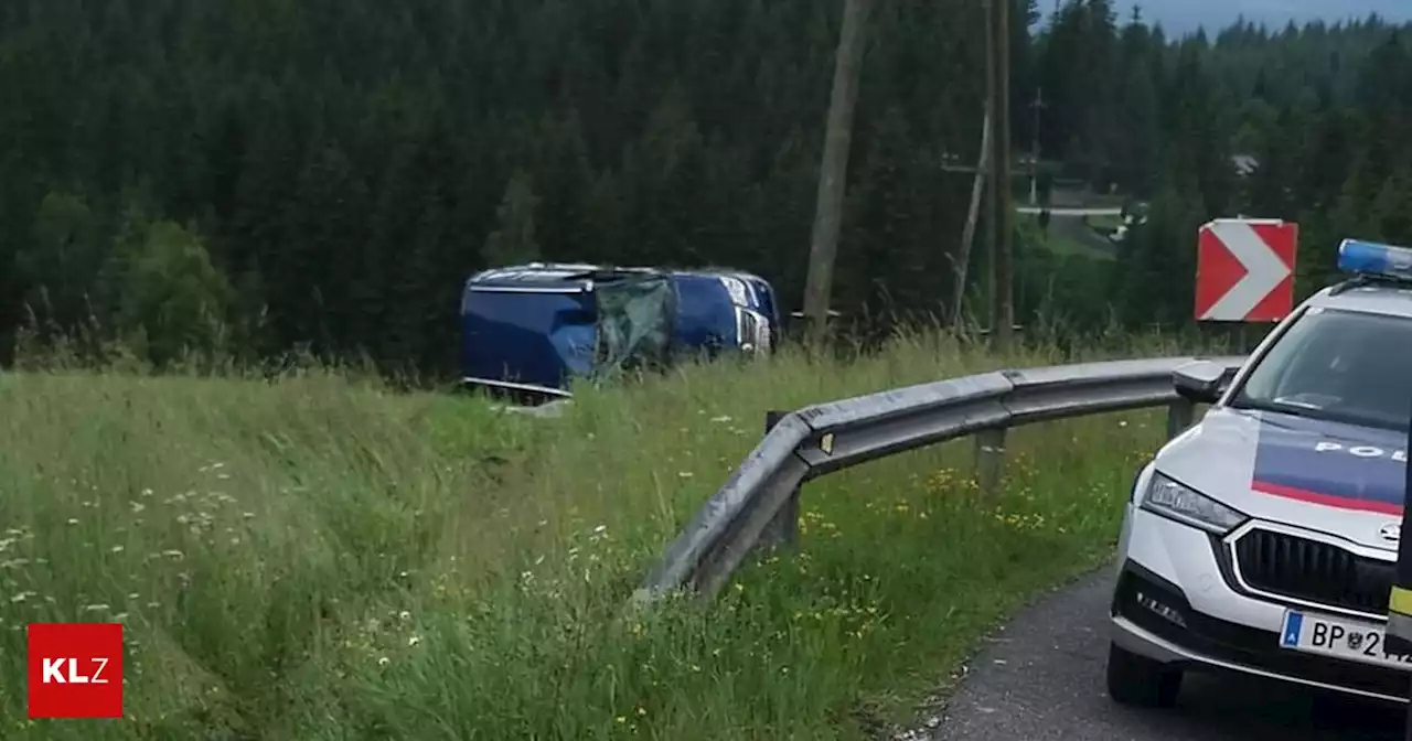 Aus Wagen geschleudert - Zeuge entdeckt Unfallauto: Für den Lenker kam jede Hilfe zu spät