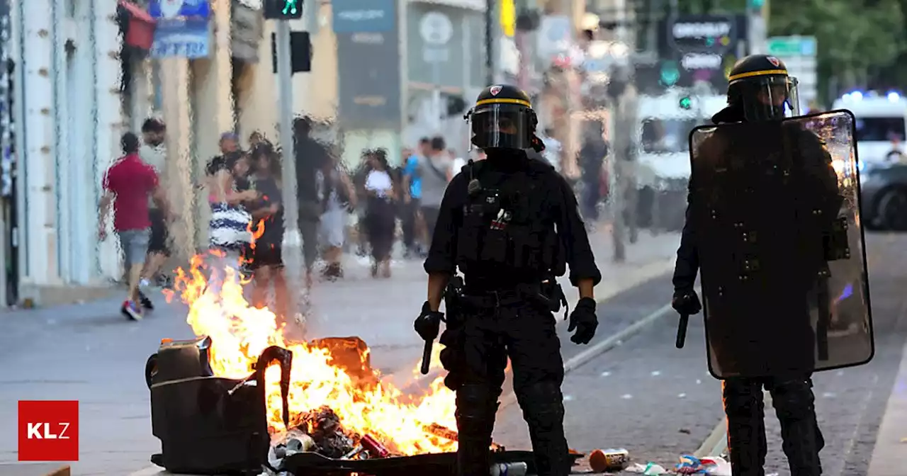 Macron unter Druck - Unruhen in Frankreich: Champs Élysées geräumt