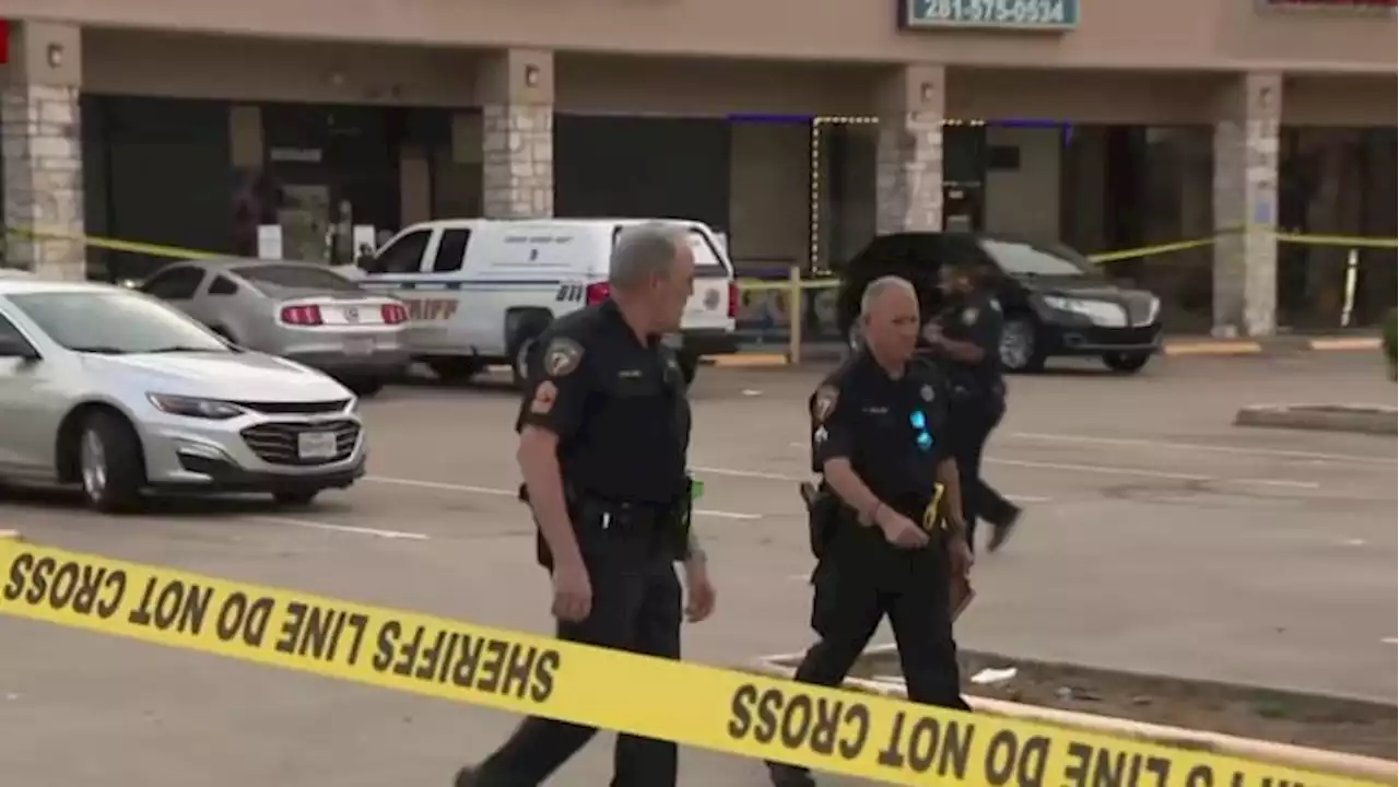 1 dead, 2 injured in shooting at southwest Harris County lounge