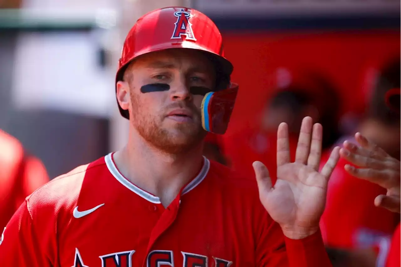 Angels lose Brandon Drury to injured list, recall Andrew Velazquez