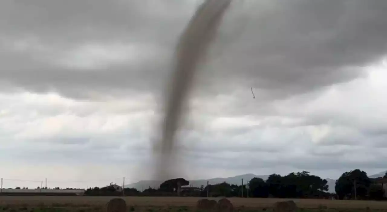 Meteo, maltempo sul weekend: temporali, vento e grandine. Allerta in 11 regioni da Nord a Sud