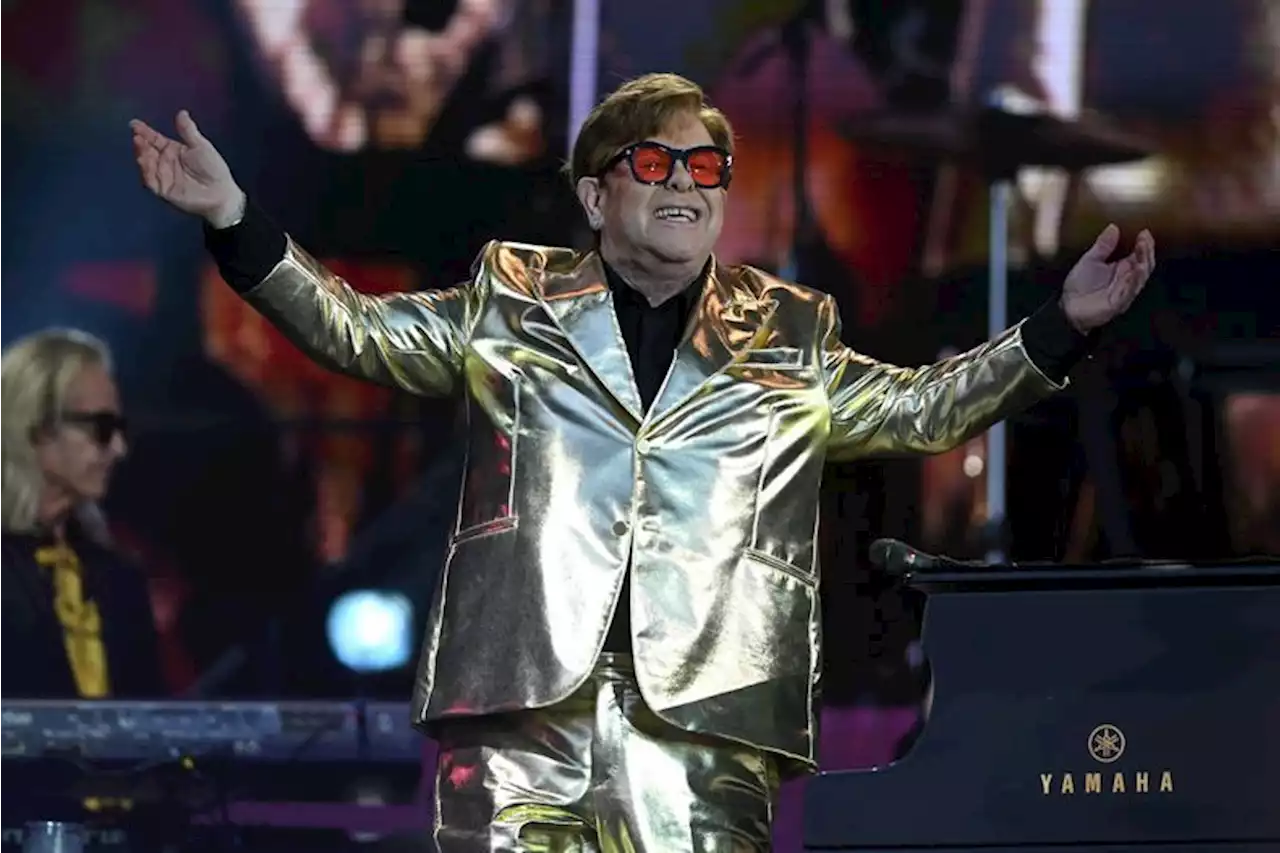 Macron au concert d'Elton John pendant les émeutes, le micro ouvert de Larcher… Les gamelles de la semaine