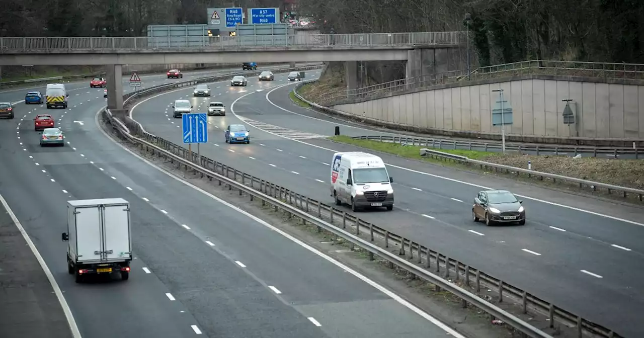 LIVE: All traffic stopped on M67 after crash - latest updates