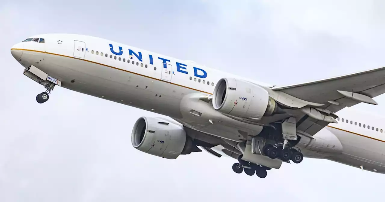 United Airlines aims to avoid flight disruptions to holiday travel