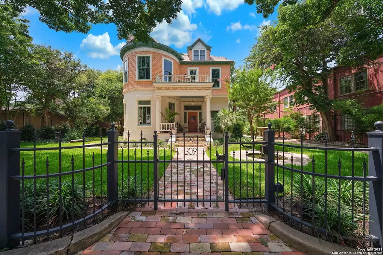 This 1910 home for sale was once owned by San Antonio banking magnate J.D. Oppenheimer