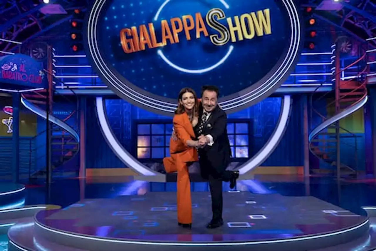 Gialappashow, Laura Barth accanto al Mago Forest stasera su TV8