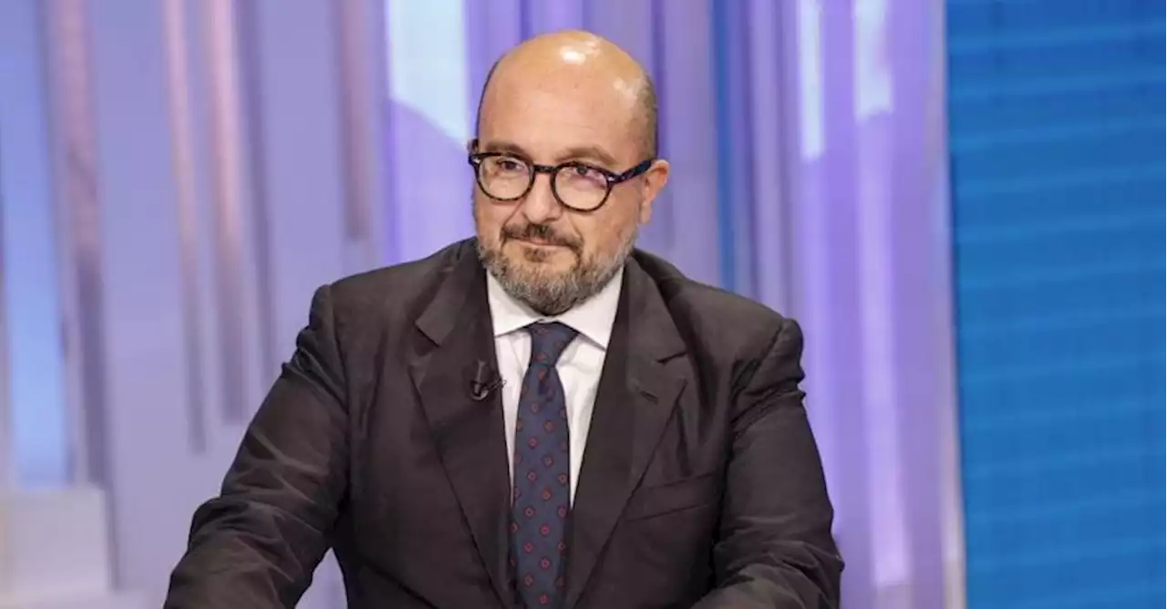 Bufera su Sgarbi, Sangiuliano prende le distanze: «Turpiloquio inammissibile». Il Pd: «Meloni non può tacere»