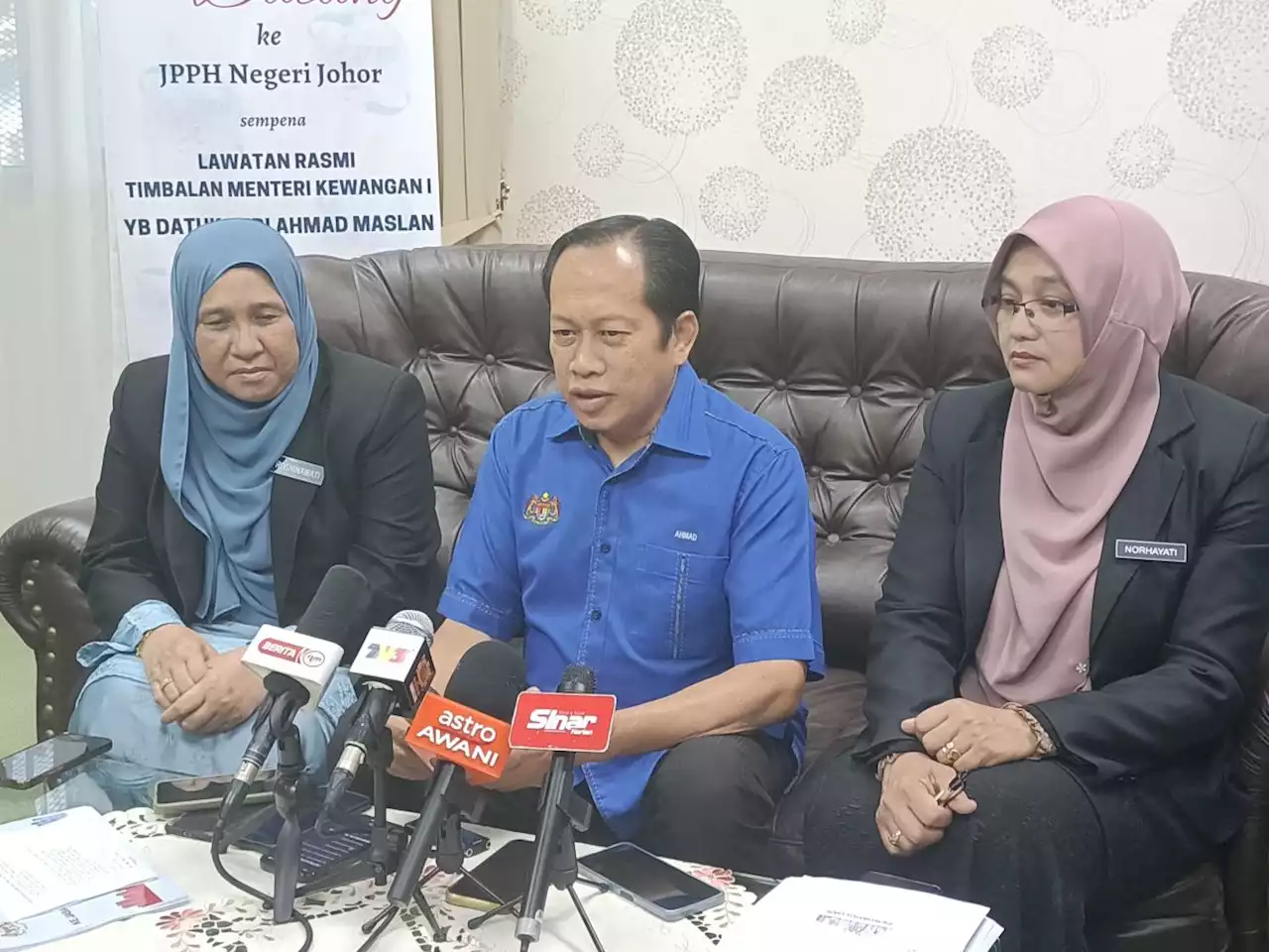 Don't be fooled by scammers, Ahmad Maslan warns eBelia recipients