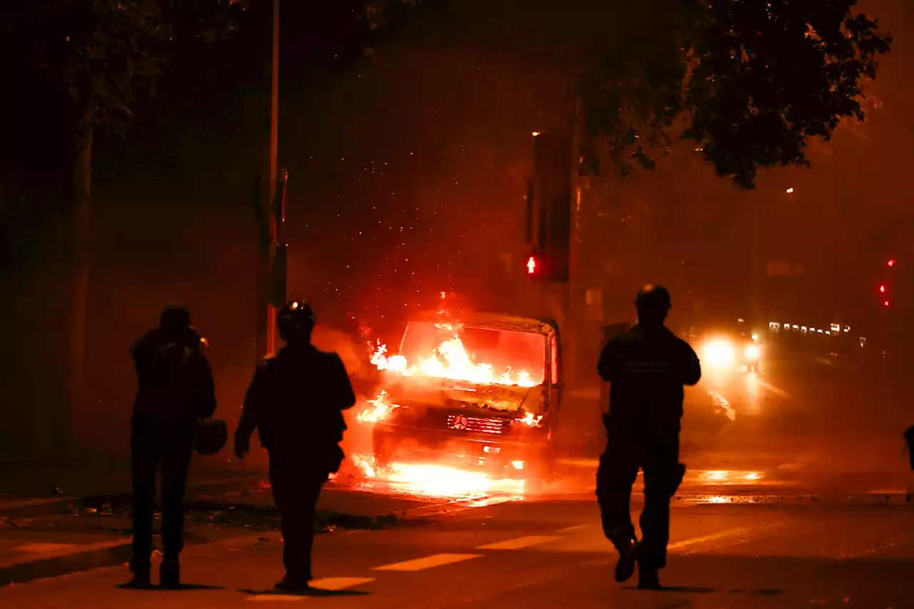 Unruhen nach dem Tod eines Jugendlichen durch Polizeigewalt – Frankreich brennt