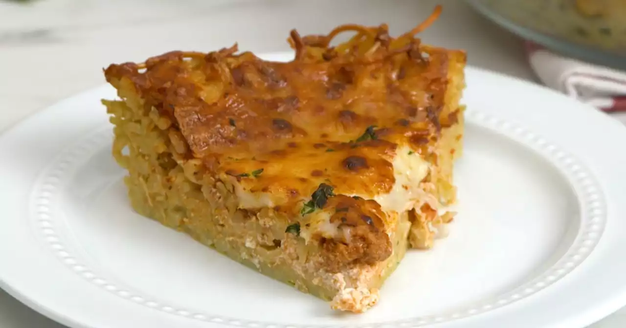 Turn spaghetti into a layered pie with ricotta and Bolognese sauce