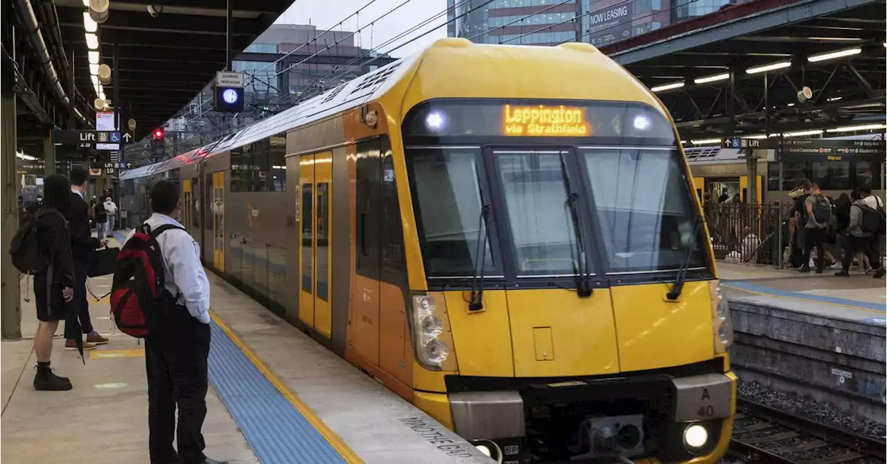 'Urgent' train track repairs cause commuter chaos in Sydney