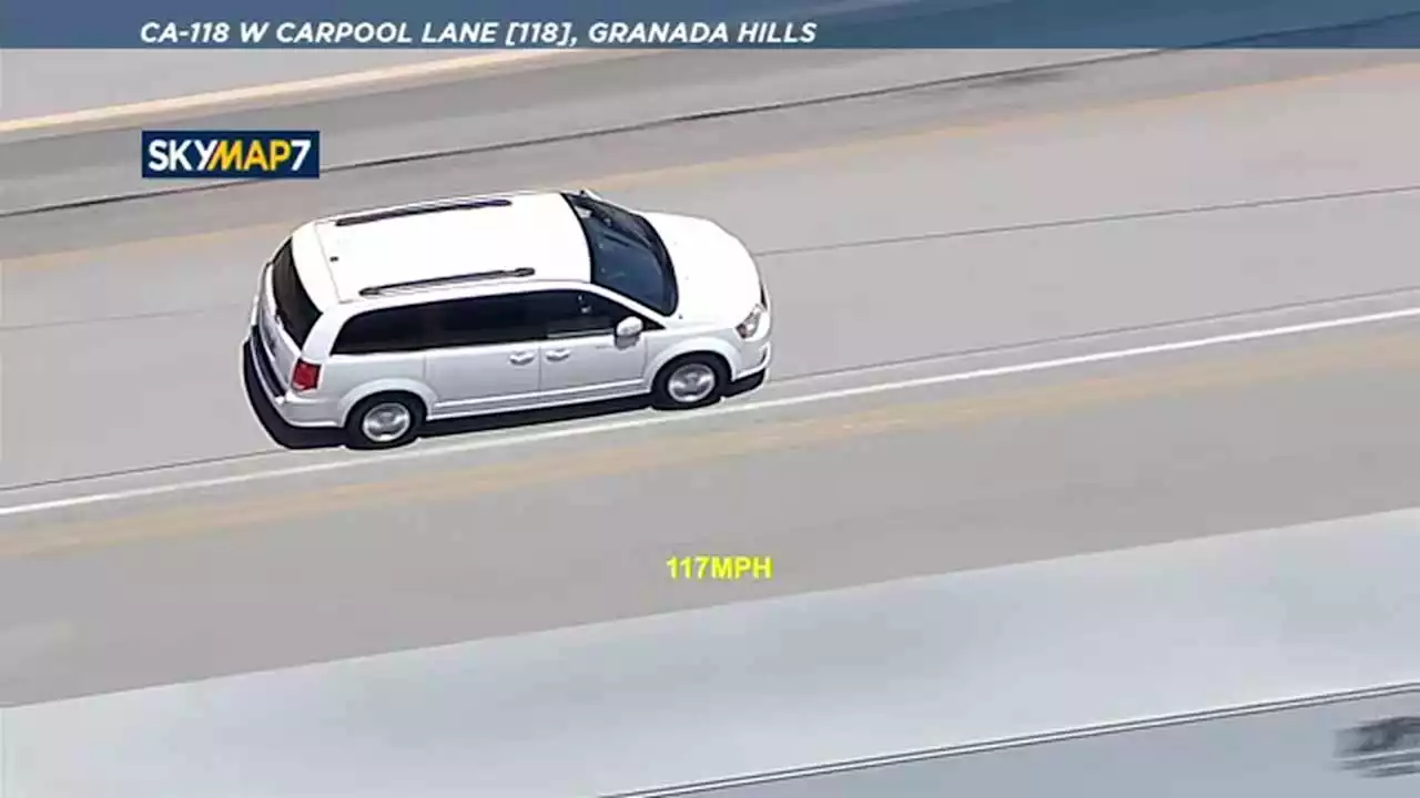 Suspect carjacks 2 vehicles while fleeing at high speeds in Los Angeles police chase