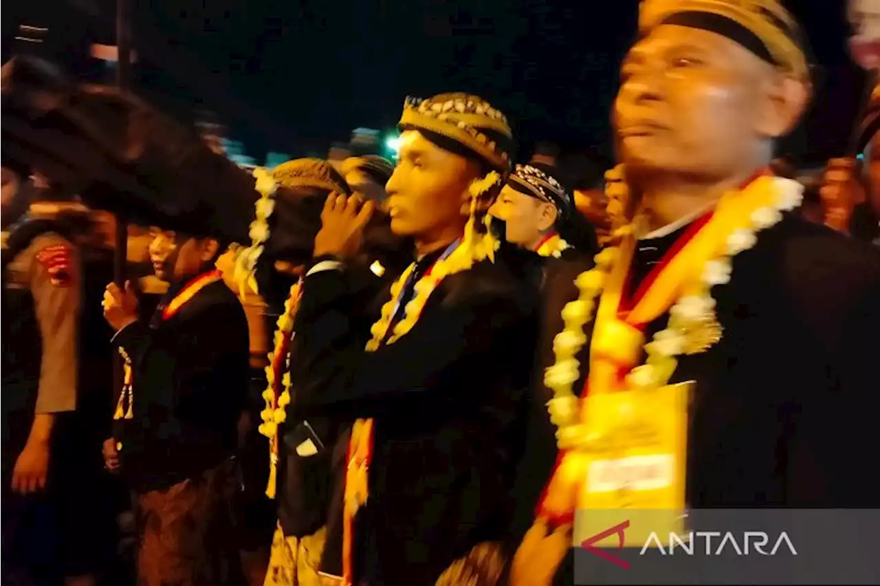 Keraton Surakarta kirab tujuh pusaka pada malam 1 Sura